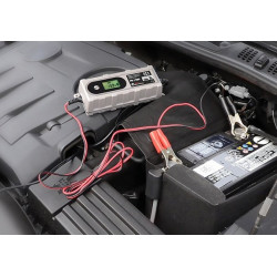 Nabíječka s mikroprocesor 3,8Amp 6/12V s LCD displayom